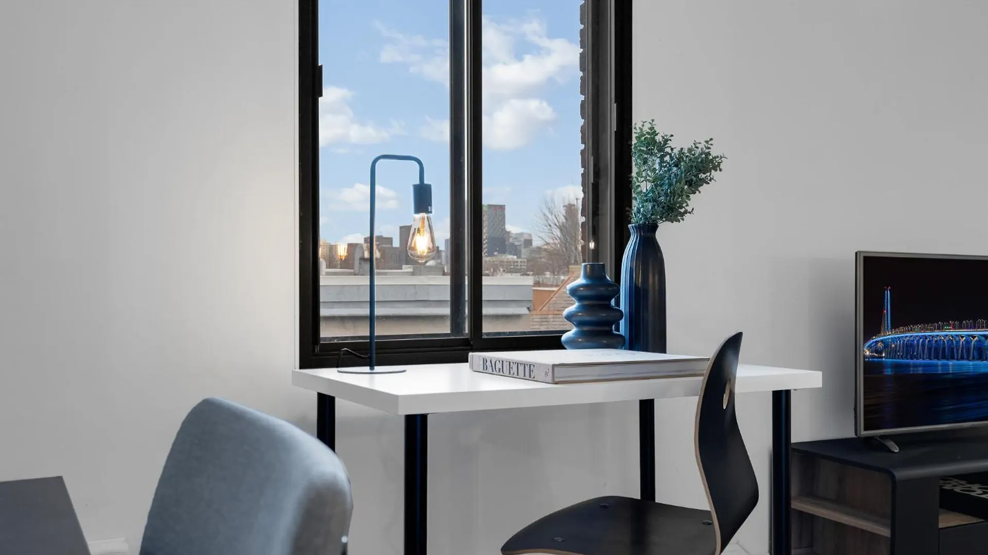 Liv Mtl Soho Aparthotel Montreal